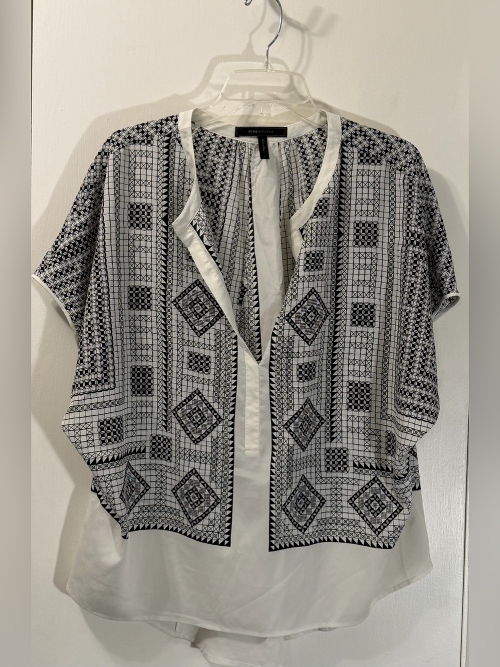 BCBGMaxAzria Black and Cream Geometric Tunic